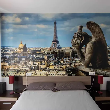 Paris Leon